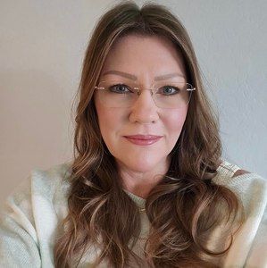 Meet your Posher, Laurie